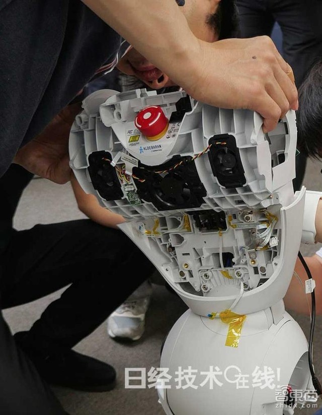 惊呆!马云百亿押宝的机器人Pepper大拆解