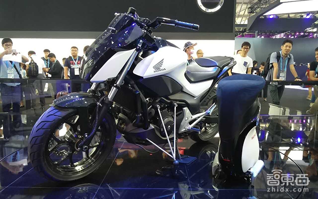 CES Asia 2017首日:消費(fèi)電子展變“車展”VR冷清中蓄力