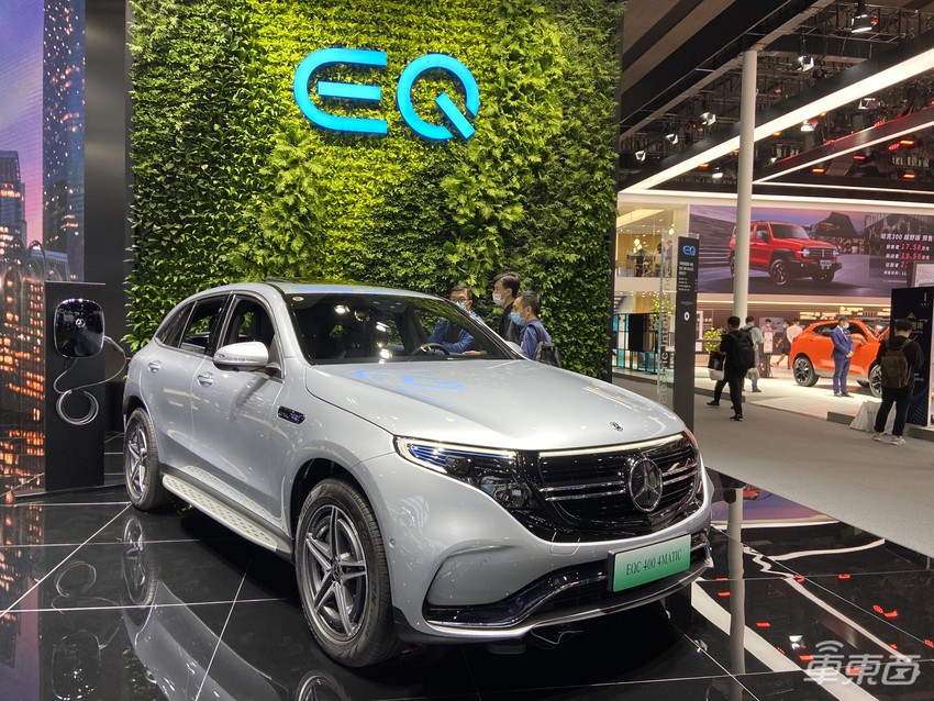 今年最后一场汽车盛会!奔驰最豪SUV开卖,大牌纯电车扎堆亮相