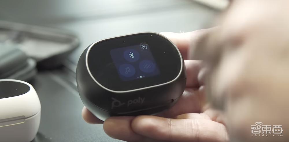 CES火爆开幕！屏幕花式折叠、汽车变色发光、元宇宙暴风炫技