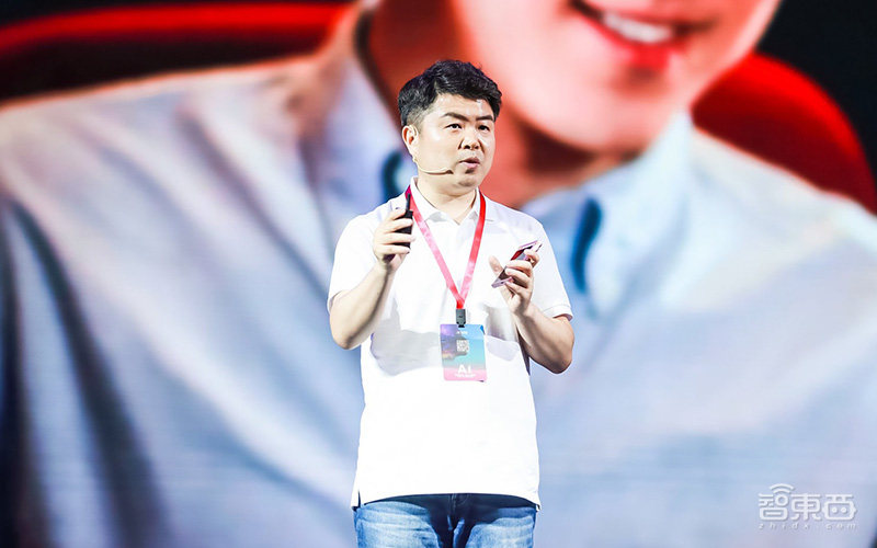 科大讯飞用AI颠覆录音笔行业:实时转写+分场景降噪+边录边译