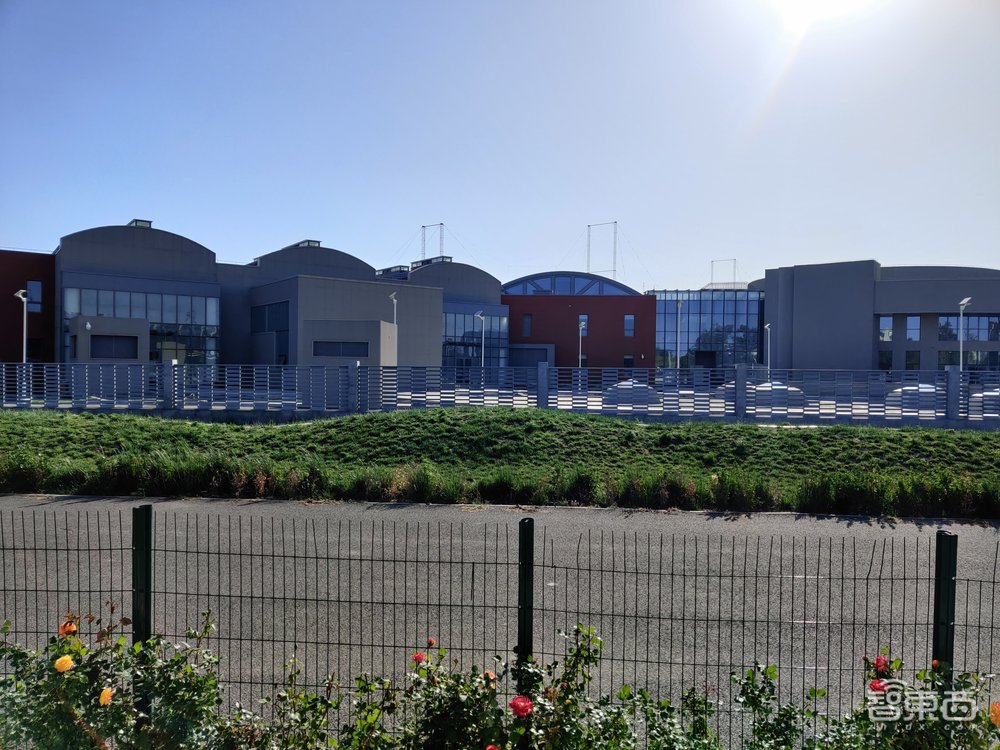 一加8 Pro体验:定制芯片补齐高帧内容,拍照升级“讨人眼球”