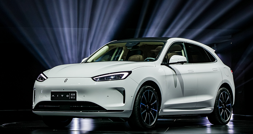 华为发纯电SUV叫板特斯拉！余承东：前备箱能放鱼