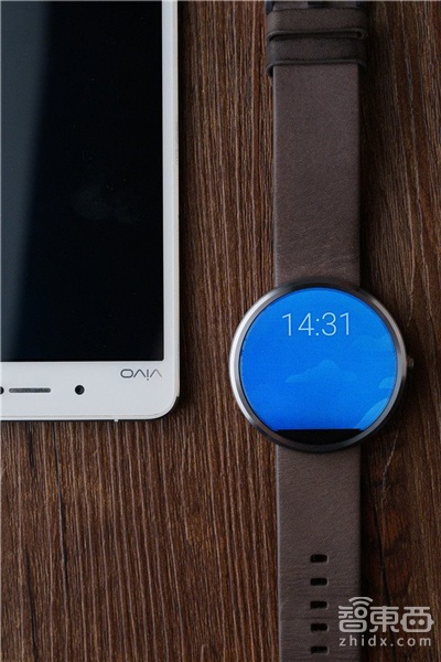 重量级比拼:Apple Watch对比Moto 360