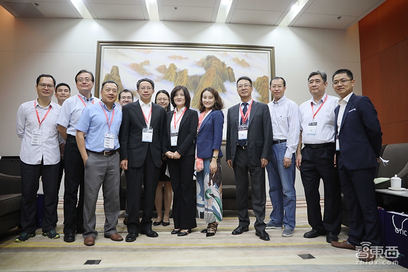 一文看干货！国内首场智能汽车供应链创新峰会引爆重庆，千人会场座无虚席