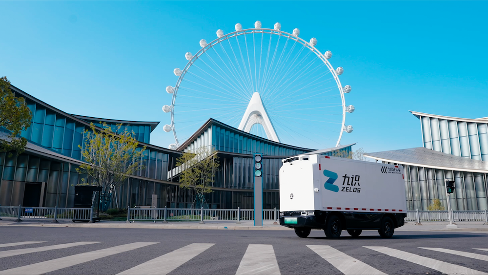 双雄格局成型，华为、九识的“Inside”模式，正重新定义车企智能化变革