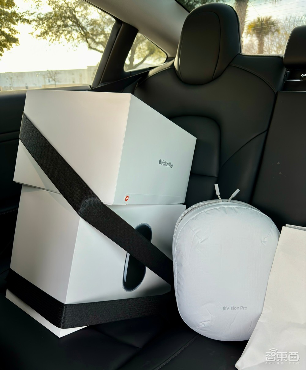 刚刚,全球第一台苹果Vision Pro捧出店门!有人凌晨四点排队、库克回应中国发布时间