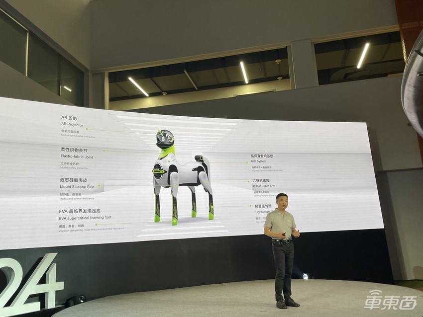 小鹏狂秀科技实力！智驾逐步甩掉高精地图，四轮汽车真上天了