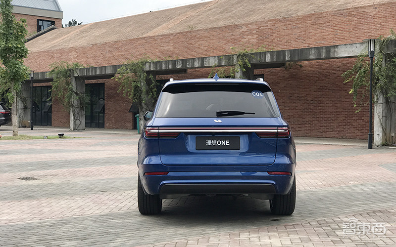 长途试驾国产电动神车理想ONE:烧油发电能跑800公里!