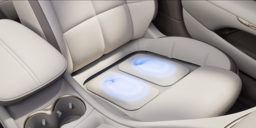 全新智己L6 20.49万起卖！全系标配800V，新增高速ETC自动通行