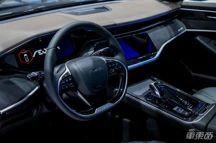 东风风神奕炫MAX上海车展全球首秀，新平台架构下首款车