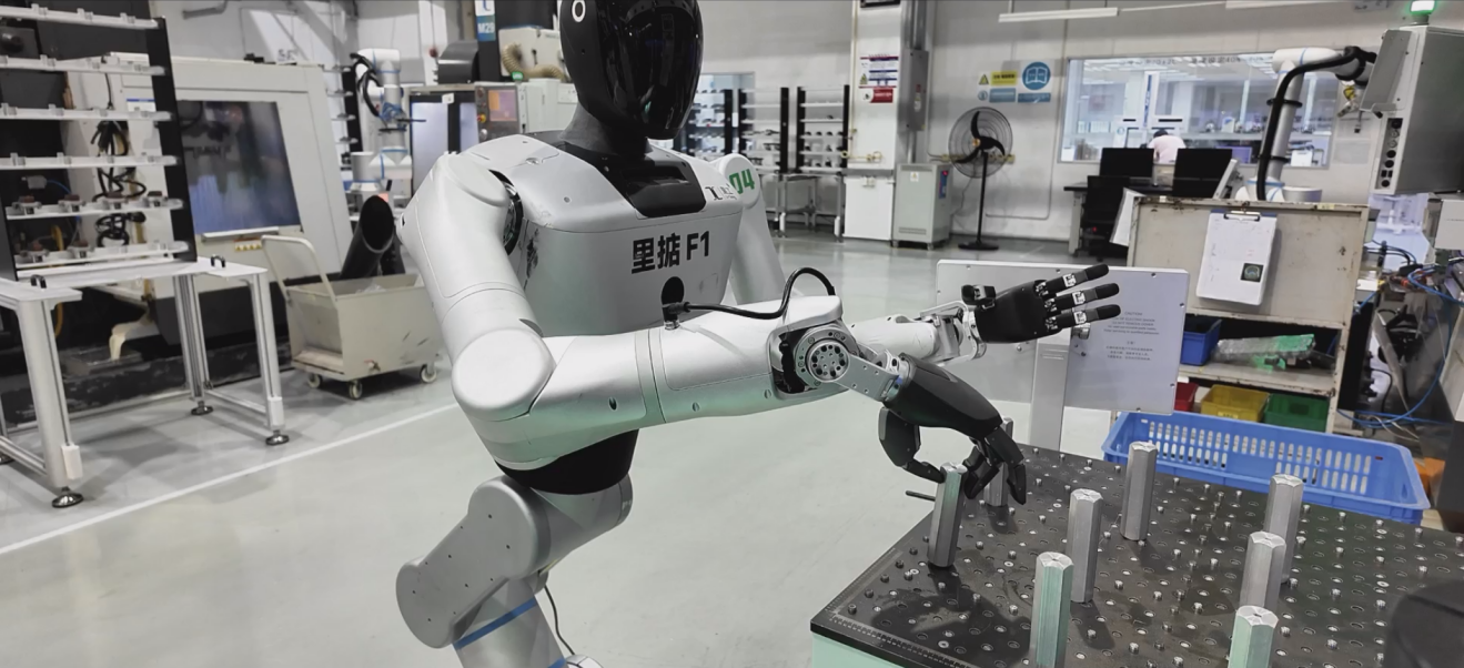 广州厂二代造机器人,拿下2000台订单丨对话里工实业李卫铳