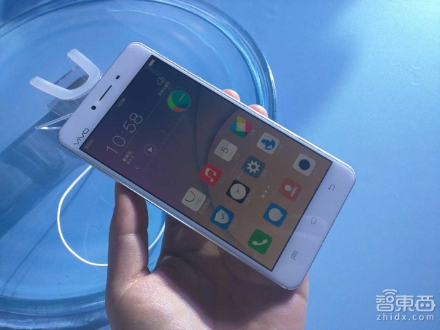 vivo揭晓X5Pro 双面2.5D玻璃售价成疑