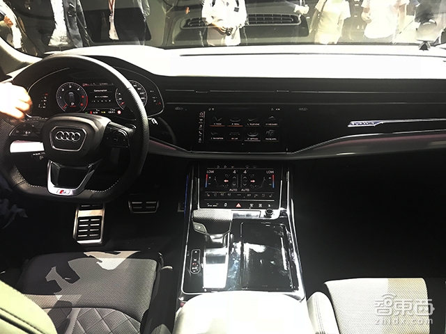 定了！奥迪纯电SUV明年国内上市 Q8刚刚全球首发