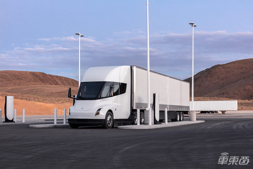 特斯拉电动卡车正式交付！拉37吨货跑800公里，百事可乐第一个提车