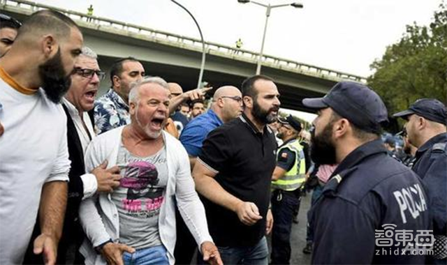 智东西晚报:支付宝今天开始收取提现费 英国今日开测无人驾驶汽车