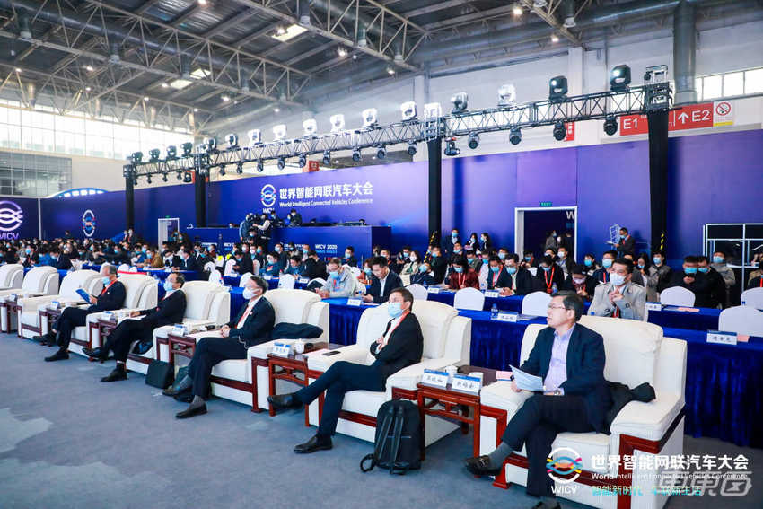 智能网联汽车路线图2.0：五年后一半新车具备L2/L3级自动驾驶