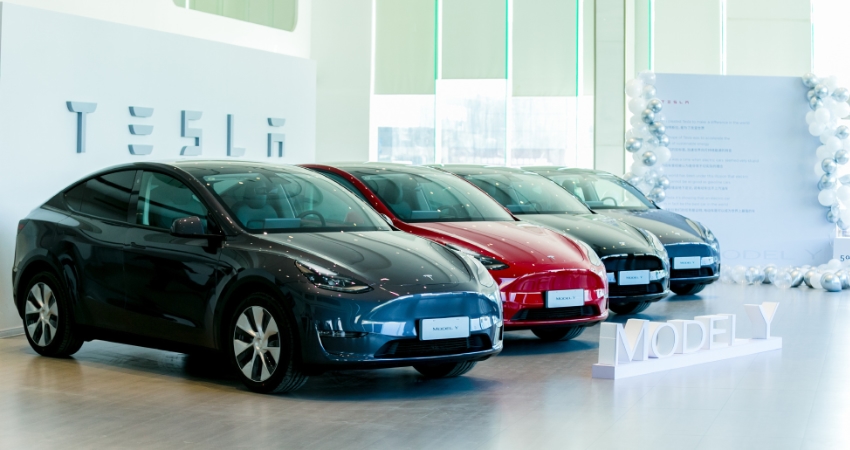 电动车保险费惊魂一夜：特斯拉一日一价，比股票都刺激