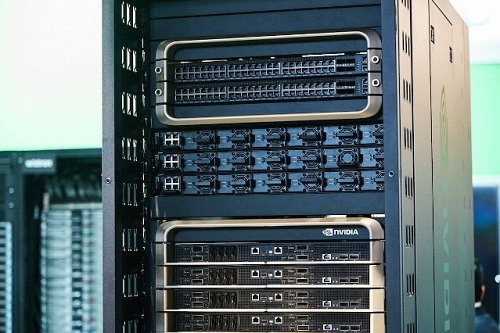 超节点迎最佳拍档!上海独角兽首创分布式光交换芯片,成果已获顶会认证