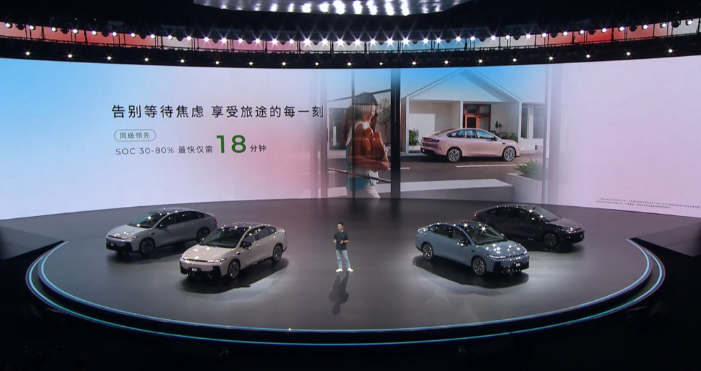 11万级就有激光雷达！零跑B01 8.98万开卖，支持通勤领航辅助