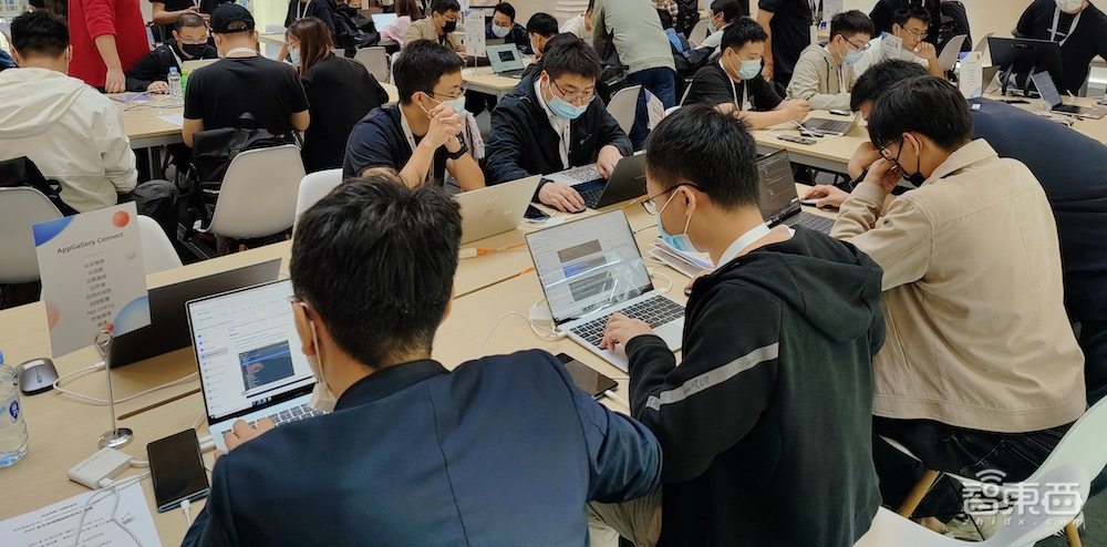 揭秘花瓣少儿编程:背靠鸿蒙生态,小学生也能成为智慧家庭小管家