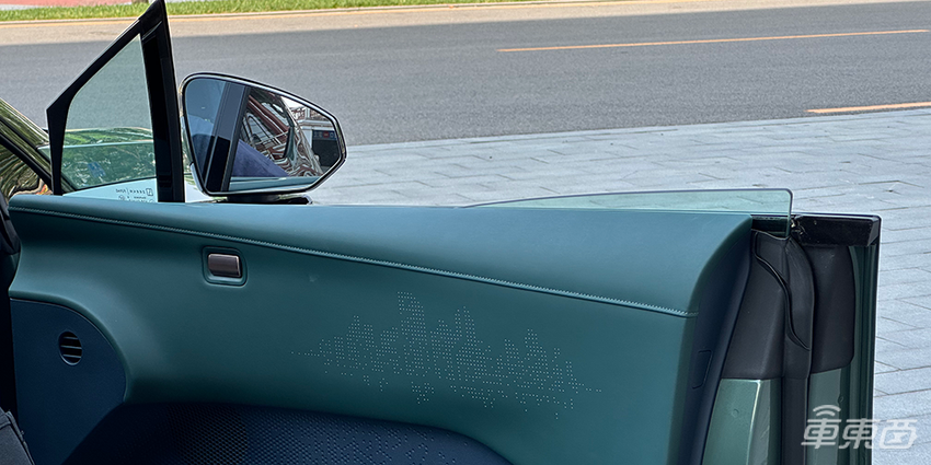 试驾纯电小钢炮极氪X：加速迅猛颜值高！三处细节待提升