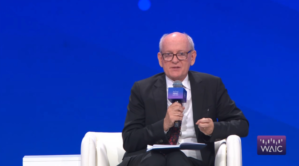 诺奖得主Hinton中国首讲，金句频出：人类或是大语言模型！一文看尽WAIC开幕式干货