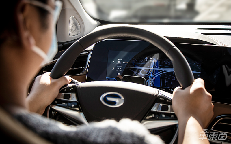 30萬的純電SUV有多強(qiáng)？百公里加速3.9秒還有600公里綜合續(xù)航