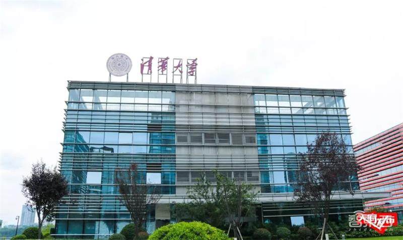 西南王崛起:重庆GDP首超广州,新基建方案吊打成都?