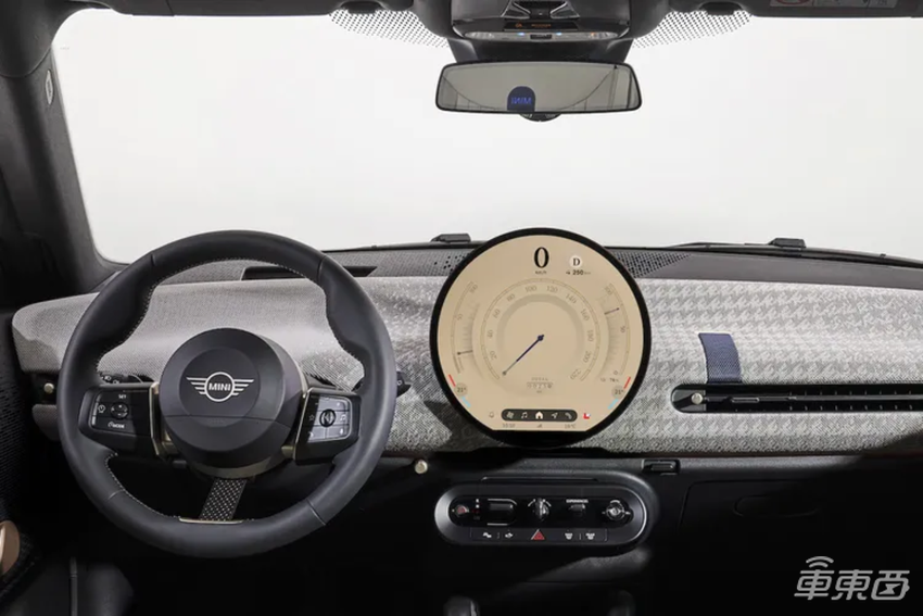 中国车德国抢风头!王传福悠闲逛展,奔驰宝马撑起欧洲车最后脸面