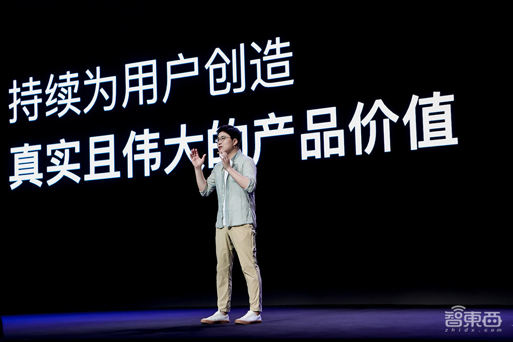 云鲸旗舰扫拖机器人J4来了！7800Pa顶配吸力、30天免倒垃圾，还学会更聪明的拖地