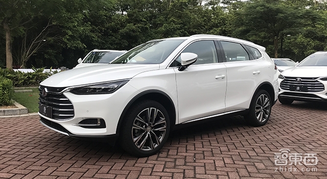 这块14.6寸车载大屏 藏着比亚迪的未来