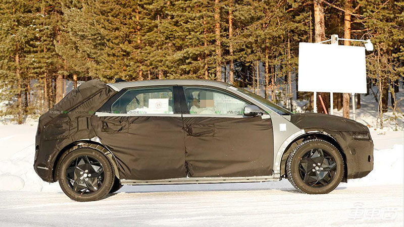 现代新款电动SUV谍照曝光 造型走复古风 或将于明年推出