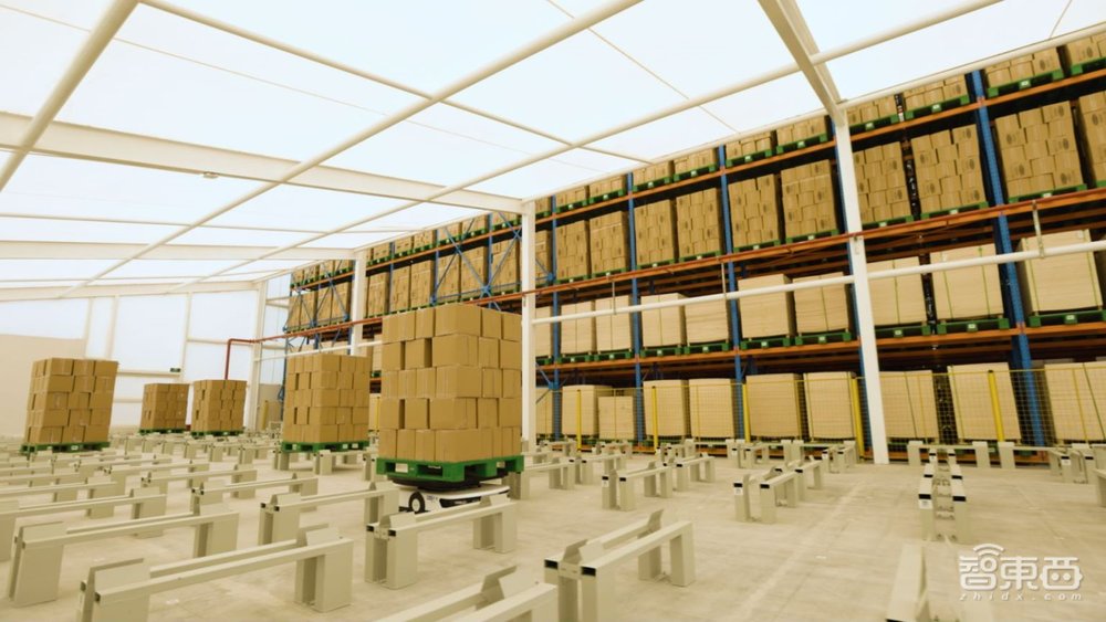 探访“迪士尼”背后的中国工厂，AI与机器人挑大梁，旷视助生产效率翻番