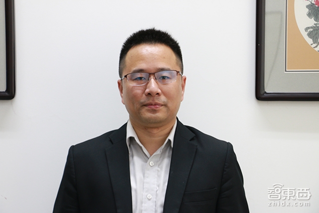 上海交大学霸出手！造无人巴士微信就能约