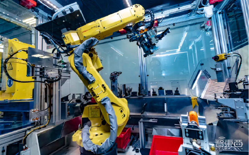 苹果回收实验室首次开放,机器人一小时拆200部iPhone