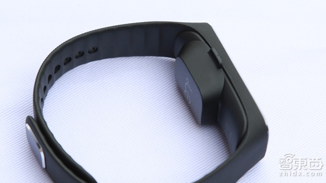 如影随形的健康顾问 – 37度智能手环