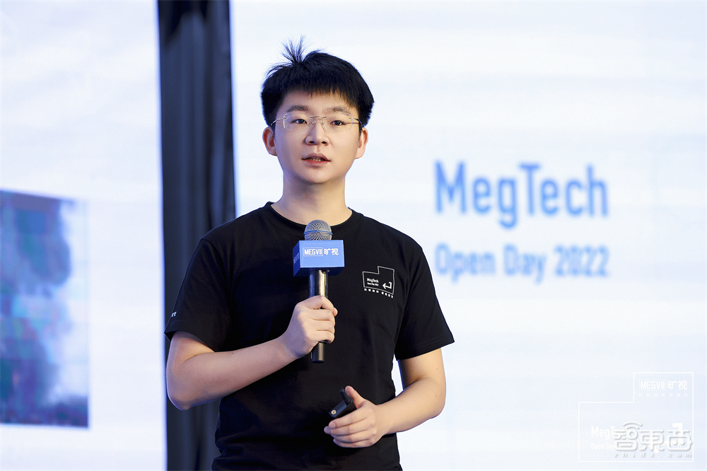 裸手玩VR、线稿变3D人、充电宝上跑AI…旷视大秀AI技术生产力