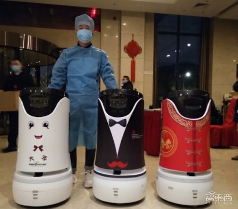 调查:酒店机器人服务员多地上岗!抗疫战里的“科技兵”