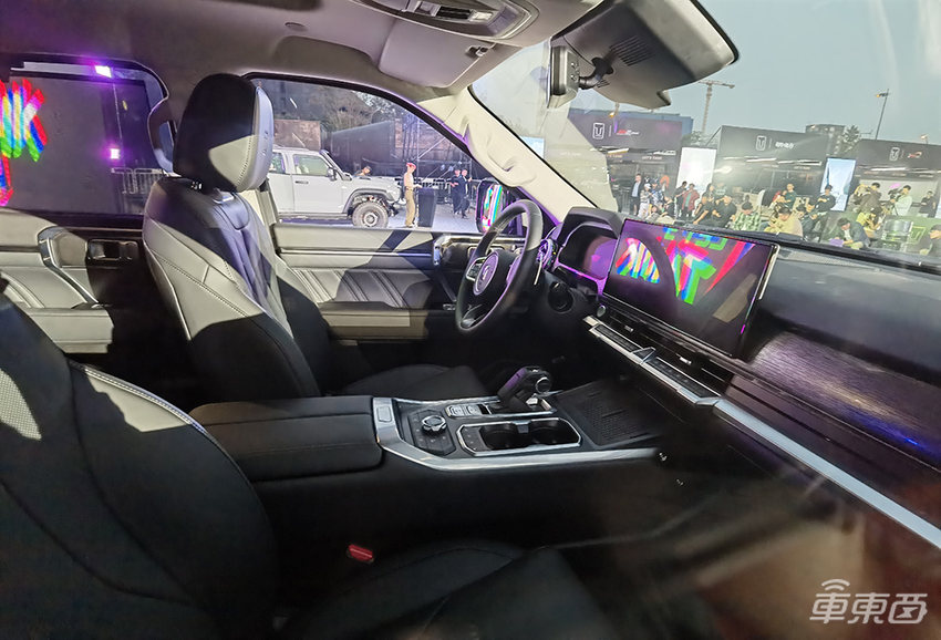 坦克400Hi4-T 27.98万起售!综合续航800km,硬派SUV再添新玩家