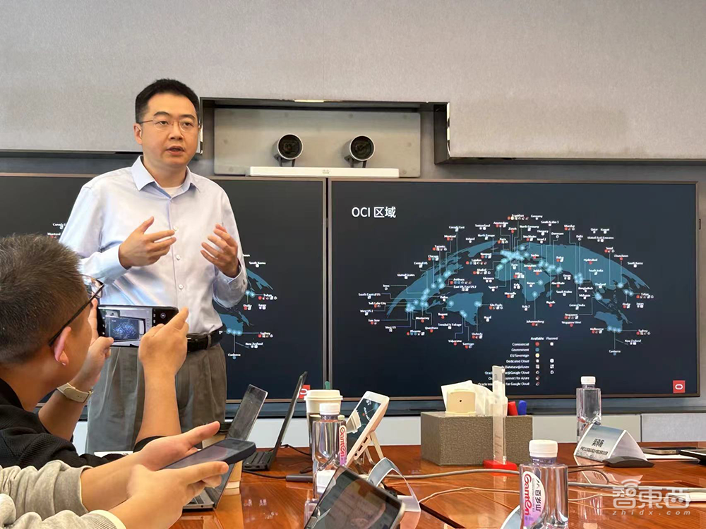 数据库巨头如何All in生成式AI?对话甲骨文副总裁