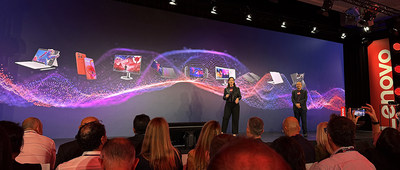 提前实现苹果创意？联想可摇头电脑底座等多款AI设备发布