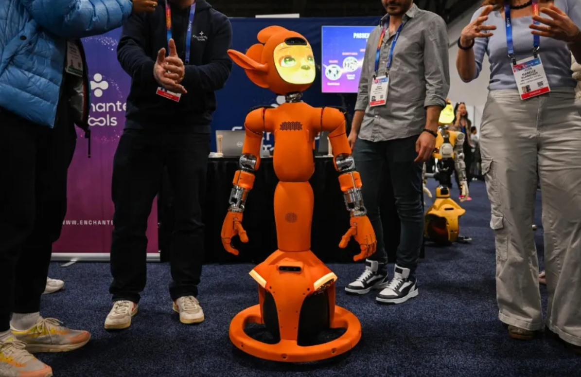 中国人形机器人霸场CES！智元宇树众擎全明星天团都来了