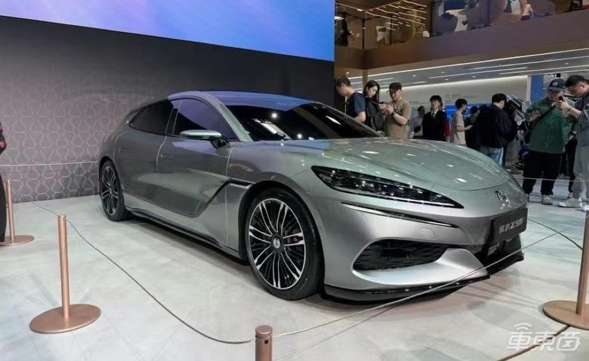 车模失业老板当网红,北京车展成小米车展!除了热梗还有这五大行业真相