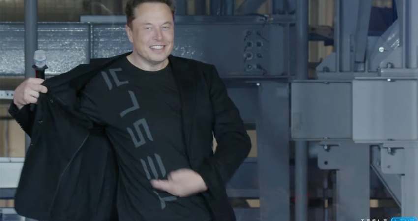 特斯拉10年要造1亿台车！马斯克股东大会狂画饼，还想脱衣致敬