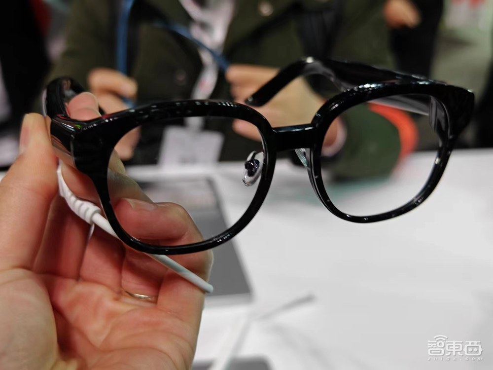魅族首款A(yù)R眼鏡來了！首發(fā)“定制車計劃”，首秀AI大模型，三代驍龍8旗艦機(jī)3399元起