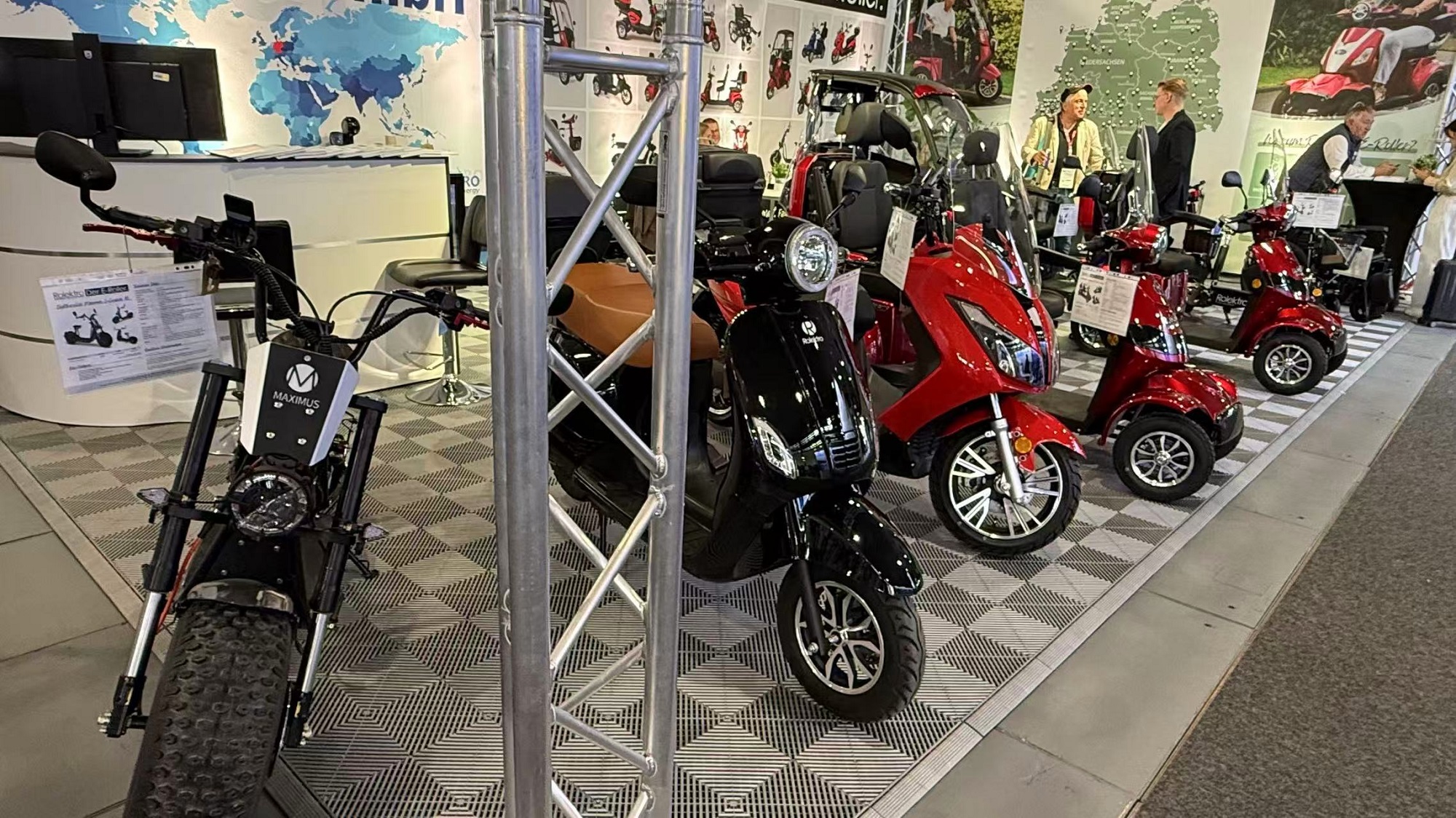 暴走IFA展會帶來八大看點(diǎn)！宇樹機(jī)器人表演秀翻老外，國產(chǎn)AI眼鏡攻陷歐洲，“電動老頭樂”也來了