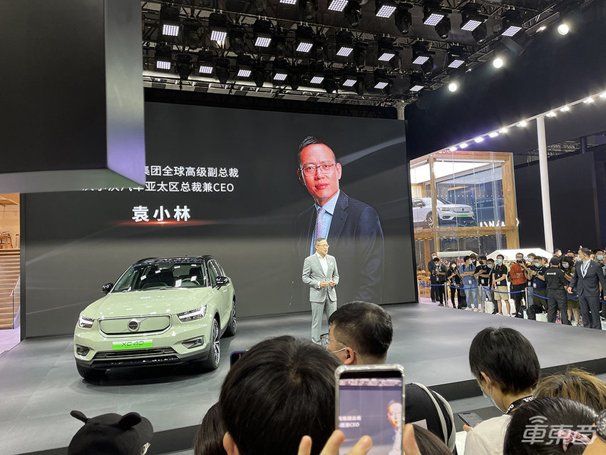 今年最后一场汽车盛会!奔驰最豪SUV开卖,大牌纯电车扎堆亮相