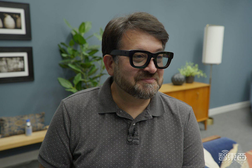 Meta AR眼镜Orion上手体验:佩戴舒适,手势追踪如 “读心术”