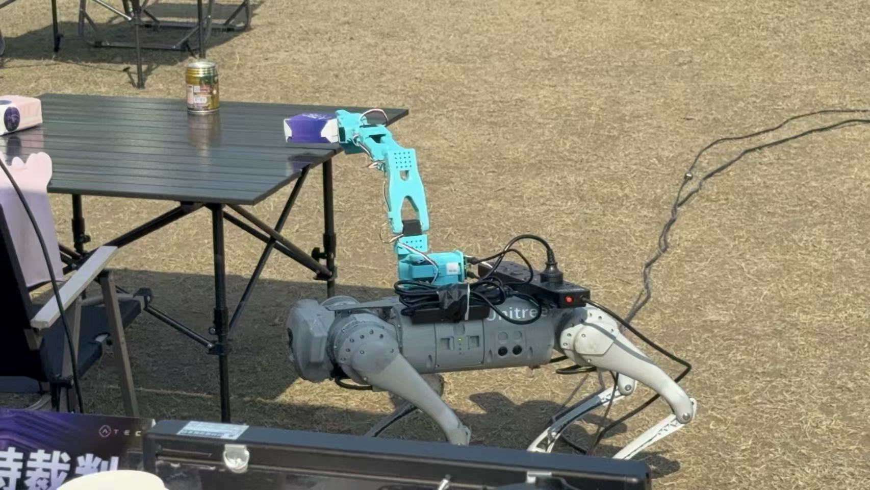 机器人香港开启极限挑战,丢掉遥控器,硬刚全自主!